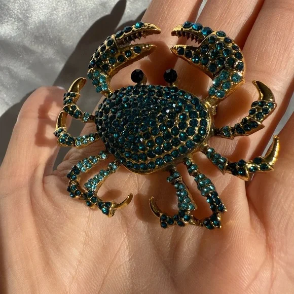Vintage Blue Crystal Crab Brooch Pin – Ocean Inspired , Retro Animal Lapel Pin - Picture 5 of 8